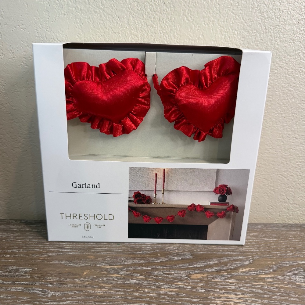 TARGET THRESHOLD VALENTINE'S DAY HEART GARLAND 1CT